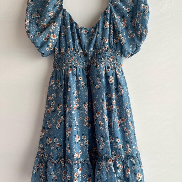 B. Smart Blue and White Tiered Puff Sleeve Sundress - Picture 4 of 14